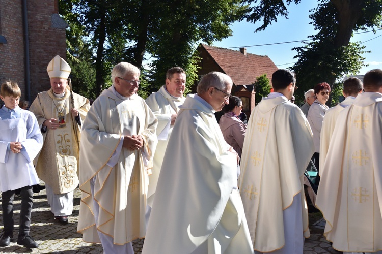 Chorzy modlili się w sanktarium swarzewskim