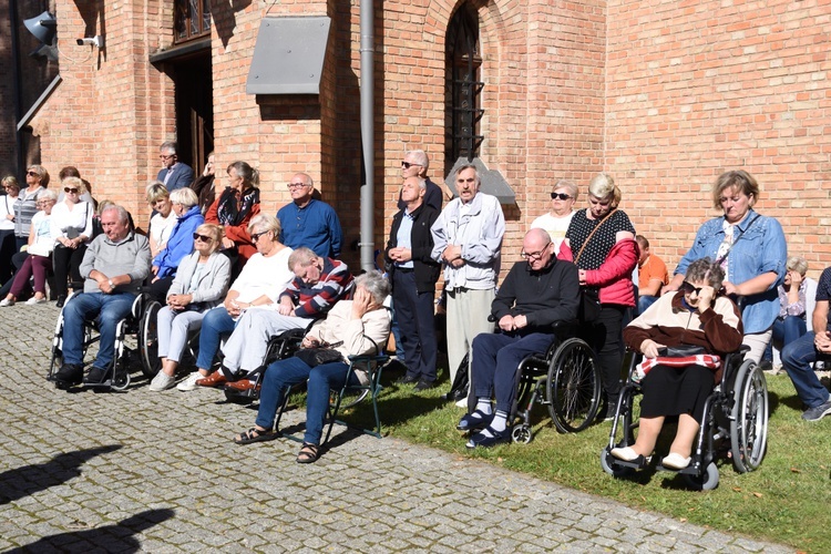 Chorzy modlili się w sanktarium swarzewskim