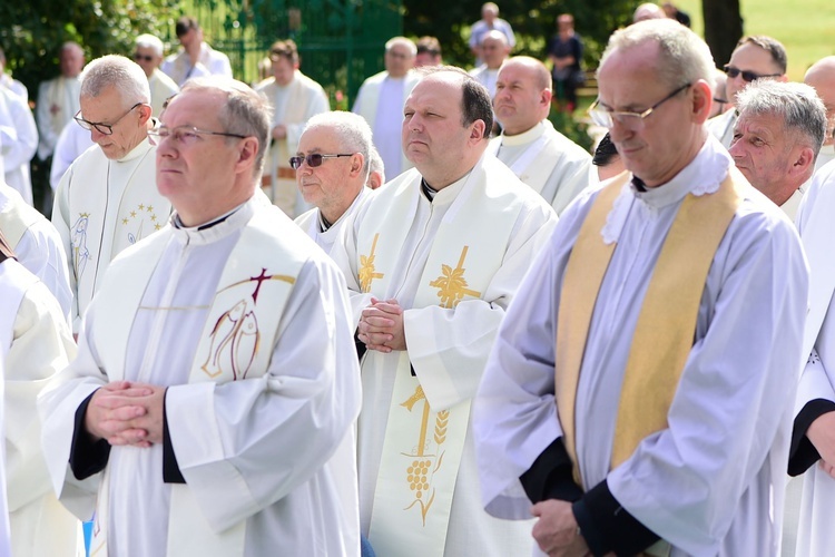 Gietrzwałd. Modlitwa kapłanów warmińskich