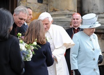 Elżbieta II - monarchini pełna wiary