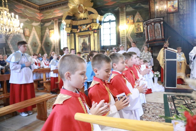 Nowi ministranci i deesemki w Brunarach