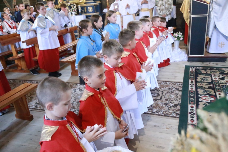 Nowi ministranci i deesemki w Brunarach
