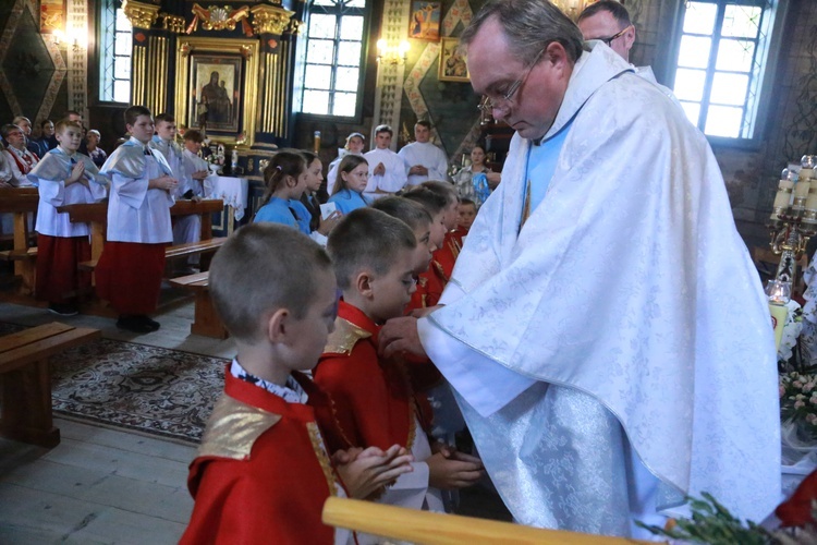 Nowi ministranci i deesemki w Brunarach