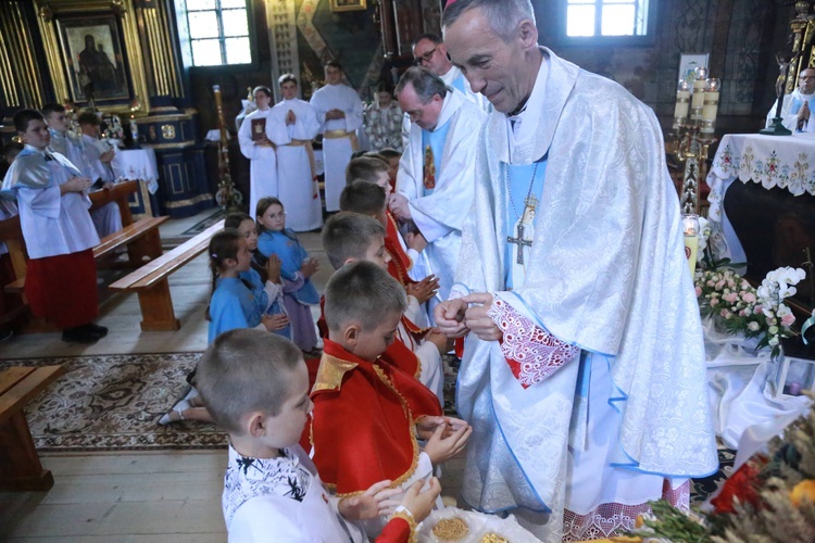 Nowi ministranci i deesemki w Brunarach