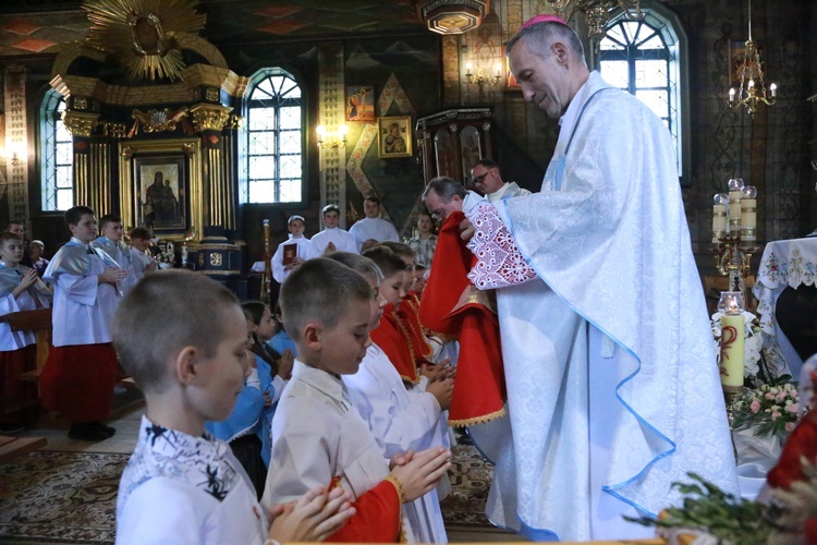 Nowi ministranci i deesemki w Brunarach