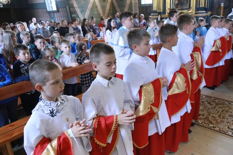 Nowi ministranci i deesemki w Brunarach