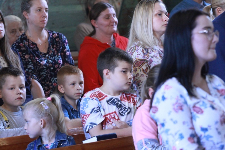 Nowi ministranci i deesemki w Brunarach