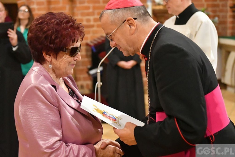 Wręczenie odznaczenia Zasłużony dla Diecezji Zielonogórsko-Gorzowskiej
