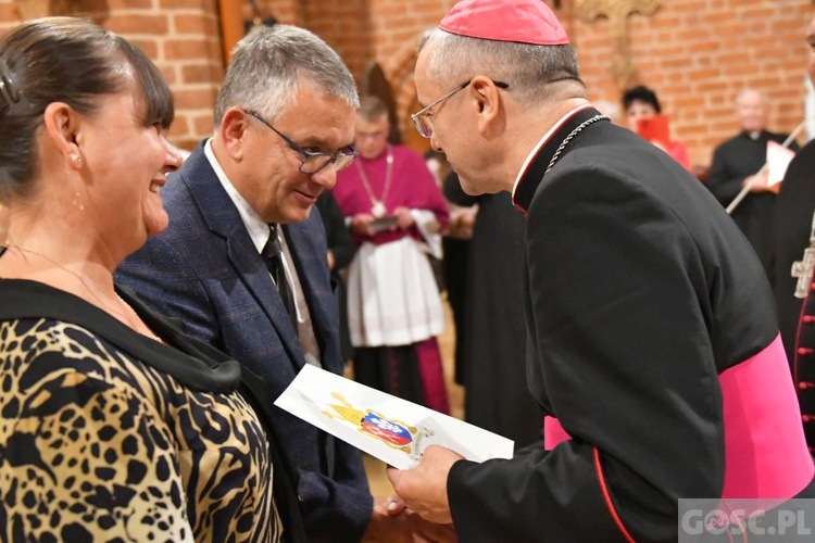 Wręczenie odznaczenia Zasłużony dla Diecezji Zielonogórsko-Gorzowskiej