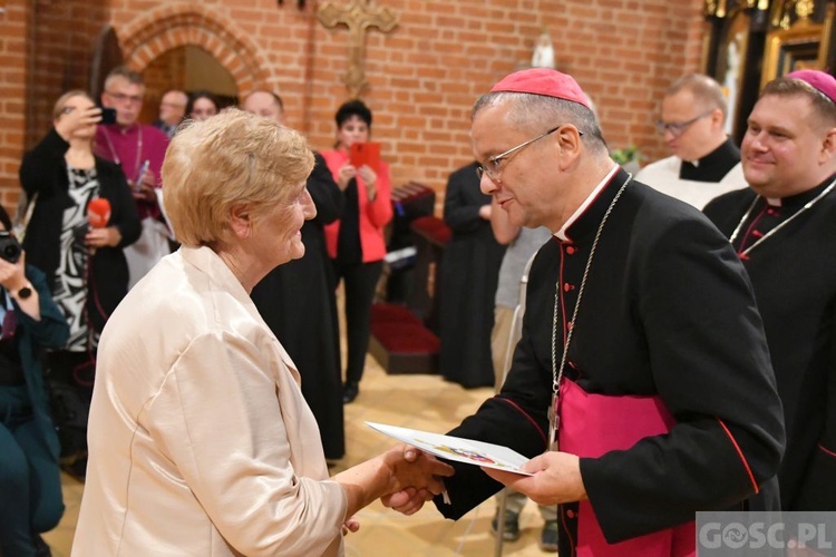 Wręczenie odznaczenia Zasłużony dla Diecezji Zielonogórsko-Gorzowskiej