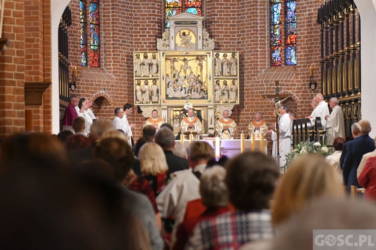 Wręczenie odznaczenia Zasłużony dla Diecezji Zielonogórsko-Gorzowskiej