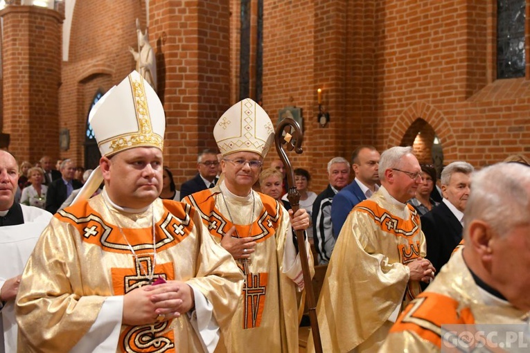 Wręczenie odznaczenia Zasłużony dla Diecezji Zielonogórsko-Gorzowskiej