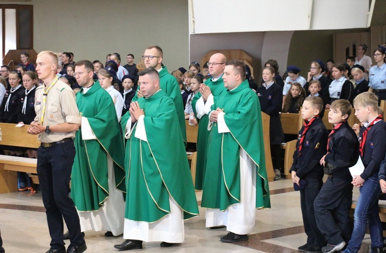 Spotkanie rozpoczęli od Mszy św.