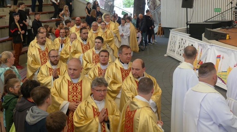 Młodzi w amfiteatrze pod Grojcem w Żywcu - 2022