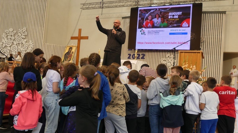 Młodzi w amfiteatrze pod Grojcem w Żywcu - 2022