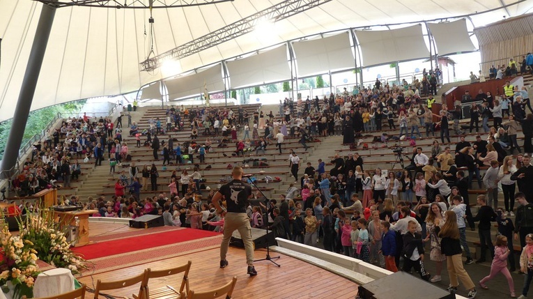 Młodzi w amfiteatrze pod Grojcem w Żywcu - 2022