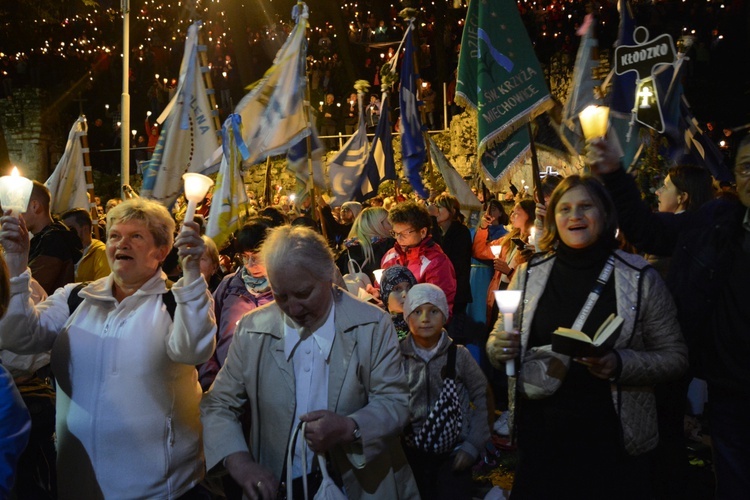 Nabożeństwo ze świecami na Górze św. Anny