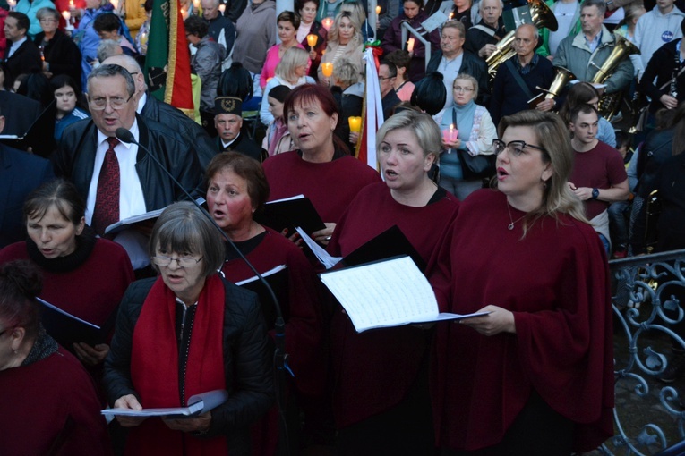 Nabożeństwo ze świecami na Górze św. Anny