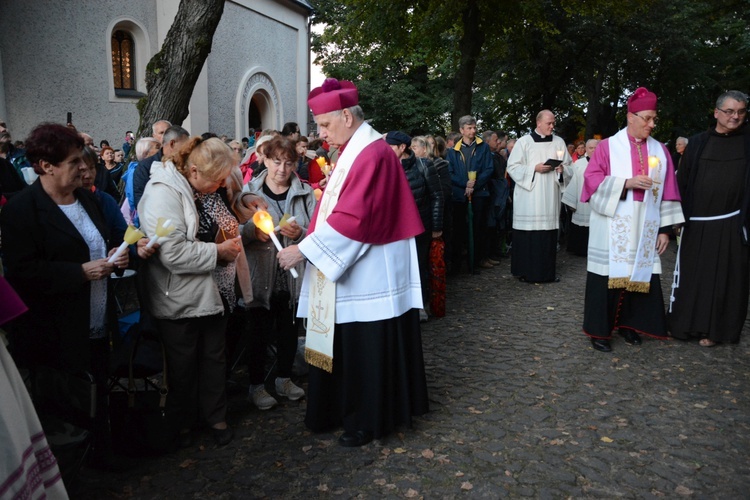 Nabożeństwo ze świecami na Górze św. Anny