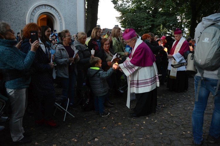 Nabożeństwo ze świecami na Górze św. Anny