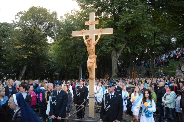 Nabożeństwo ze świecami na Górze św. Anny