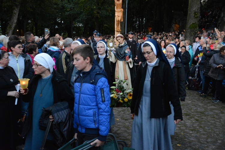 Nabożeństwo ze świecami na Górze św. Anny