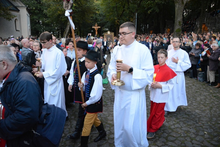 Nabożeństwo ze świecami na Górze św. Anny