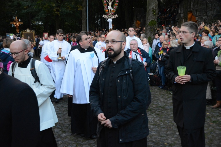 Nabożeństwo ze świecami na Górze św. Anny