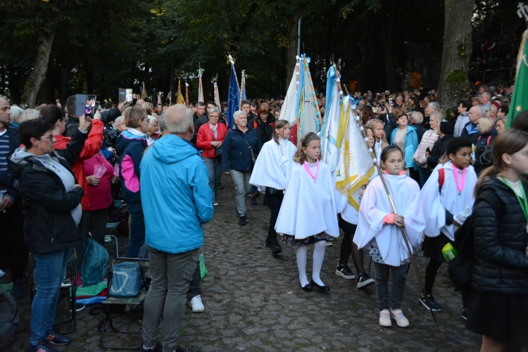 Nabożeństwo ze świecami na Górze św. Anny