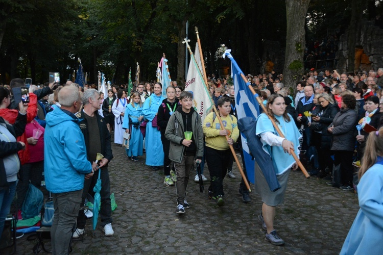 Nabożeństwo ze świecami na Górze św. Anny