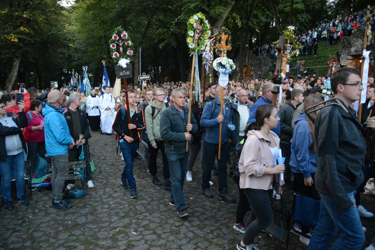 Nabożeństwo ze świecami na Górze św. Anny