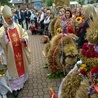 Wieńce poświęcił bp Marek Solarczyk.