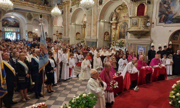 Abp Galbas w Pszowie: potrzeba uśmiechu, który jest znakiem radości serca