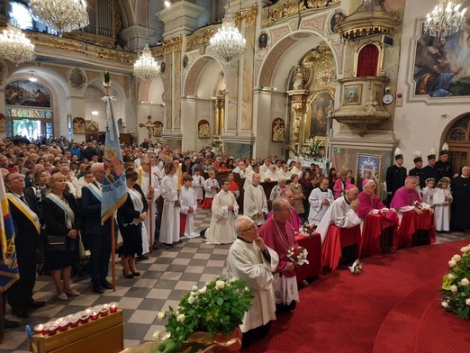 Abp Galbas w Pszowie: potrzeba uśmiechu, który jest znakiem radości serca