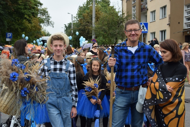 Największą kreatywnością podczas parady wykazały się szkoły.