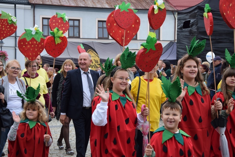 45. Skierniewickie Święto Kwiatów, Owoców i Warzyw. Parada