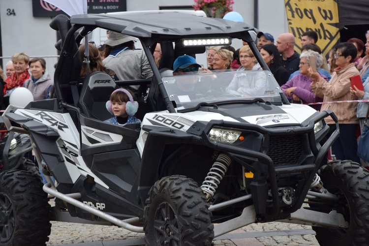 45. Skierniewickie Święto Kwiatów, Owoców i Warzyw. Parada