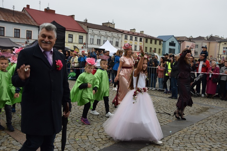 45. Skierniewickie Święto Kwiatów, Owoców i Warzyw. Parada