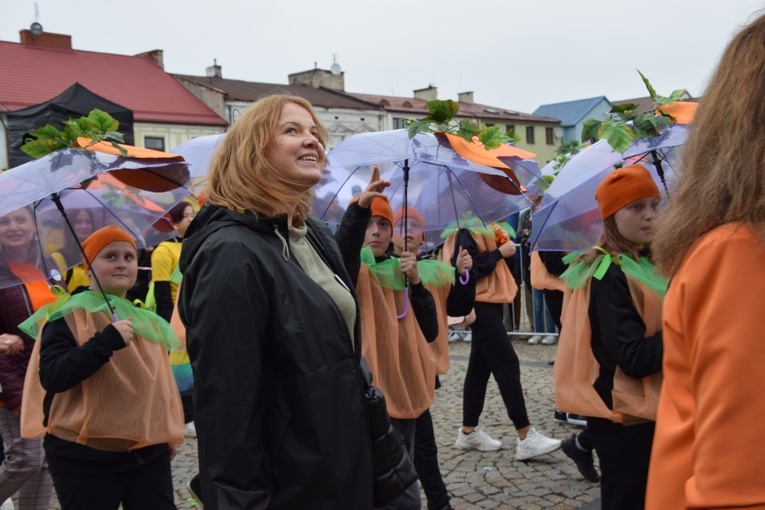 45. Skierniewickie Święto Kwiatów, Owoców i Warzyw. Parada