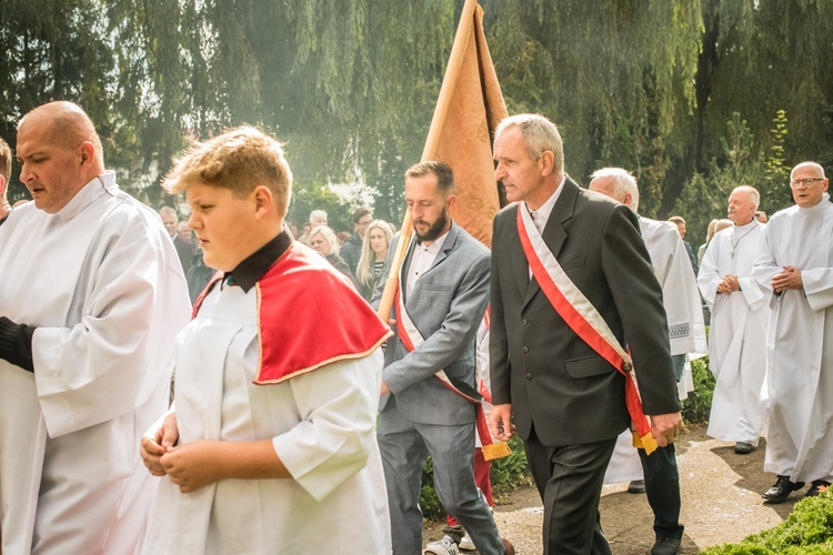 Msza św. i dożynki w Trąbkach Wielkich