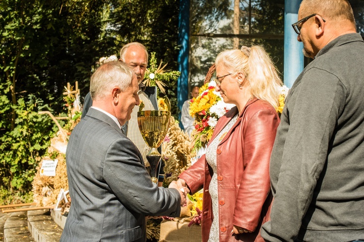 Msza św. i dożynki w Trąbkach Wielkich