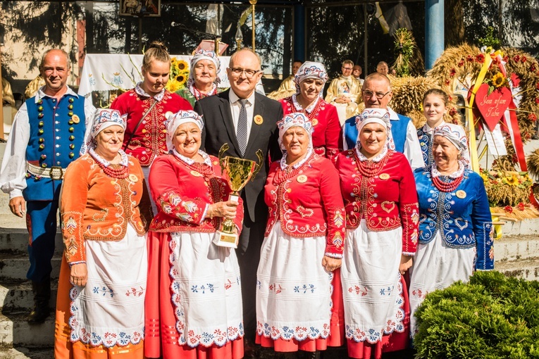 Msza św. i dożynki w Trąbkach Wielkich