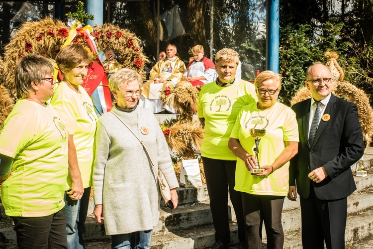 Msza św. i dożynki w Trąbkach Wielkich