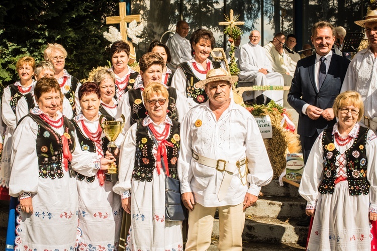 Msza św. i dożynki w Trąbkach Wielkich