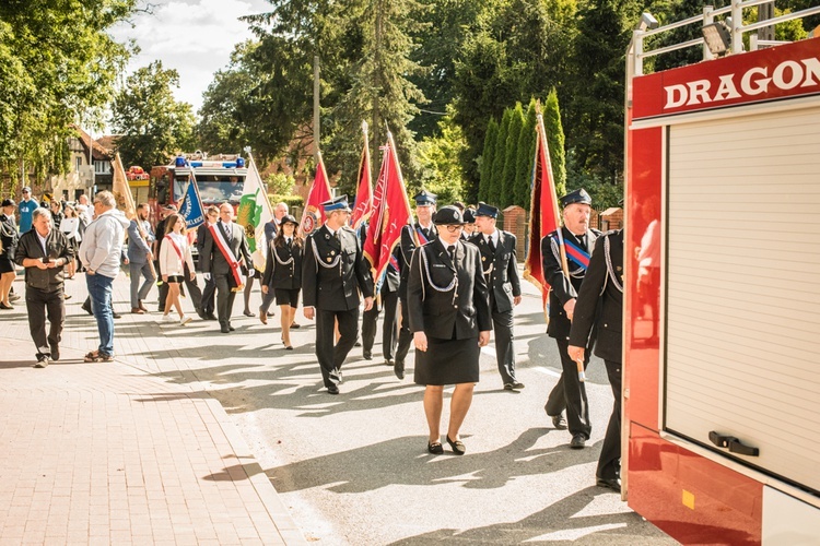 Msza św. i dożynki w Trąbkach Wielkich