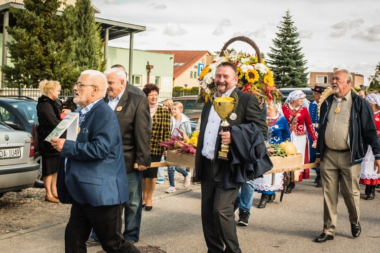 Msza św. i dożynki w Trąbkach Wielkich