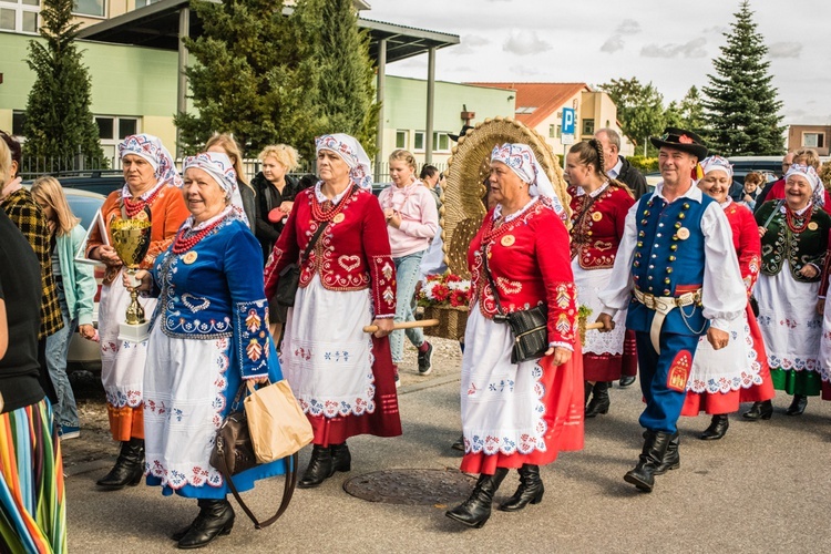 Msza św. i dożynki w Trąbkach Wielkich