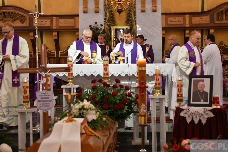 Ostatnie pożegnanie śp. ks. inf. Romana Harmacińskiego