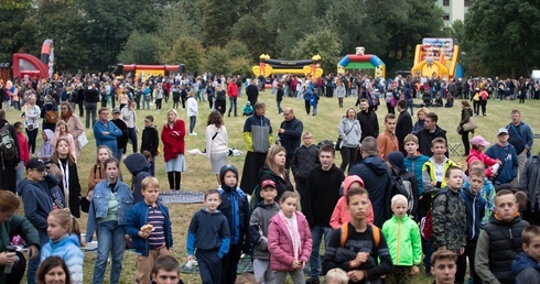 Ministranci, bielanki i scholanki - unikajcie demonów