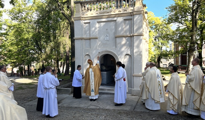 Piekary Śląskie. Poświęcenie kaplicy Bożego Grobu i odpust w sanktuarium